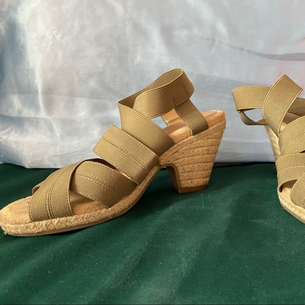Aerosoles Army Green Espadrilles - Size 8 - Picture 5 of 8